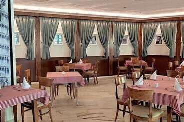 هتل Apollonia Beach Resort & Spa