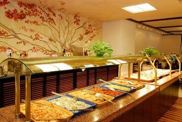 هتل Apollonia Beach Resort & Spa
