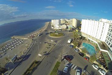 Отель Blue Sky City Beach