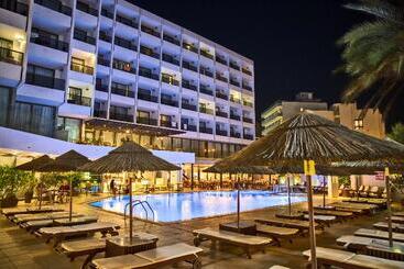 هتل Blue Sky City Beach