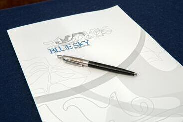 هتل Blue Sky City Beach