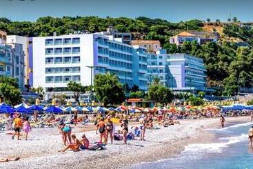 Отель Blue Sky City Beach