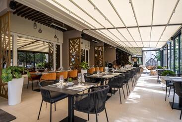 هتل Bodrog Wellness & Elix Spa