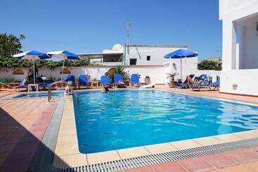 هتل Cyclades