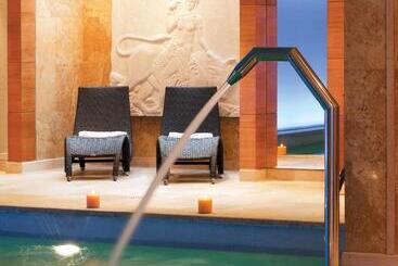 هتل Divani Palace Larissa