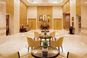 هتل Divani Palace Larissa