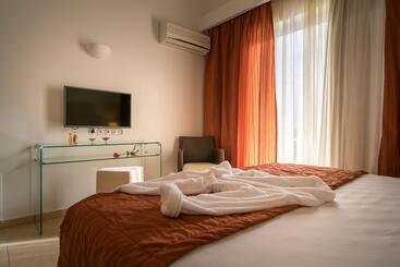 هتل Galaxy Beach Resort Bw Premier Collection