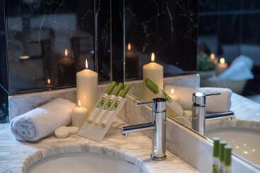 هتل Galaxy Beach Resort Bw Premier Collection