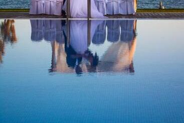 هتل Galaxy Beach Resort Bw Premier Collection