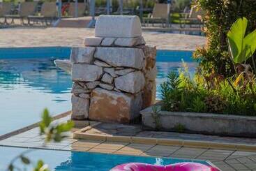 Golden Coast Hotel & Bungalows   All Inclusive