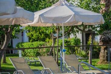 Golden Coast Hotel & Bungalows   All Inclusive