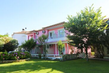هتل Mandraki Village Boutique