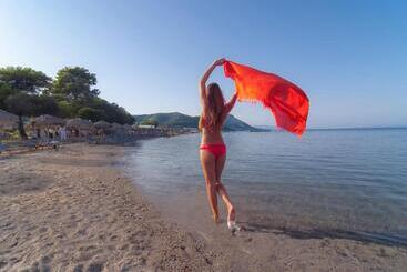 هتل Messonghi Beach Holiday Resort