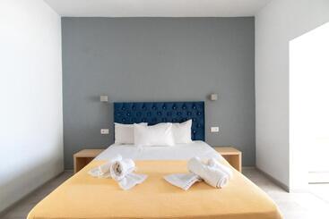 Lichnos Beach Hotel & Suites