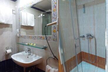 Nefeli Hotel Alimos