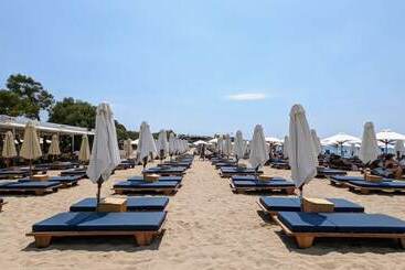 هتل Parthenis Riviera
