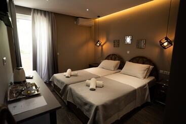 هتل Parthenis Riviera
