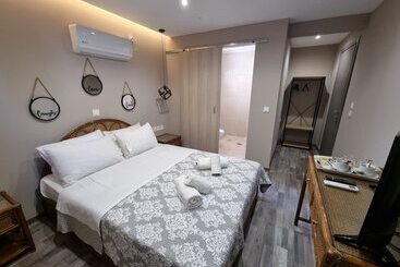 هتل Parthenis Riviera