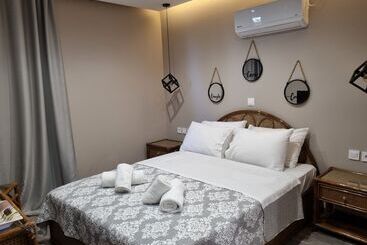 هتل Parthenis Riviera