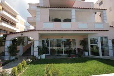 هتل Parthenis Riviera