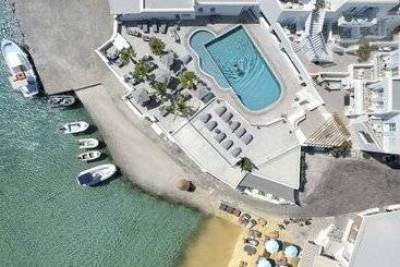 هتل Petinos Beach