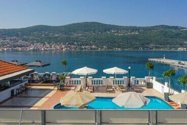 هتل Samos City