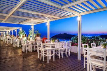 هتل Skiathos Palace
