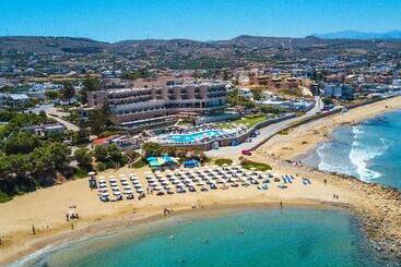 هتل Themis Beach