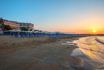 هتل Themis Beach