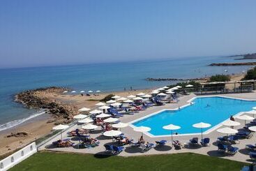 هتل Themis Beach