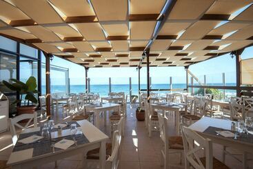 هتل Themis Beach