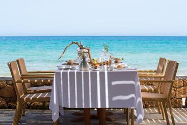 Kernos Beach Hotel & Bungalows