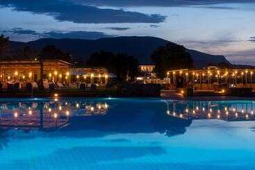 Kernos Beach Hotel & Bungalows