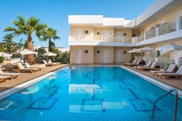 Lavris Hotel & Bungalows