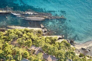 استراحتگاه White Rocks Hotel Kefalonia