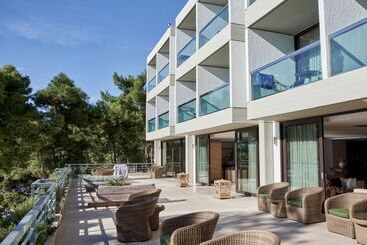 استراحتگاه White Rocks Hotel Kefalonia