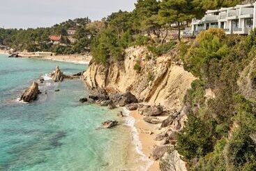 استراحتگاه White Rocks Hotel Kefalonia