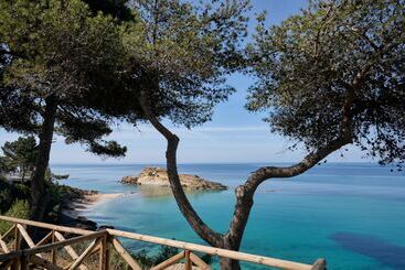استراحتگاه White Rocks Hotel Kefalonia