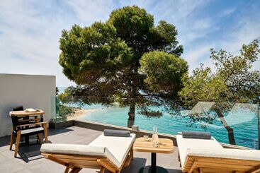 استراحتگاه White Rocks Hotel Kefalonia