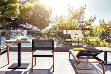 استراحتگاه White Rocks Hotel Kefalonia