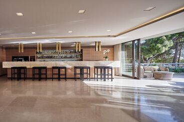 استراحتگاه White Rocks Hotel Kefalonia