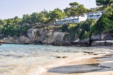 استراحتگاه White Rocks Hotel Kefalonia