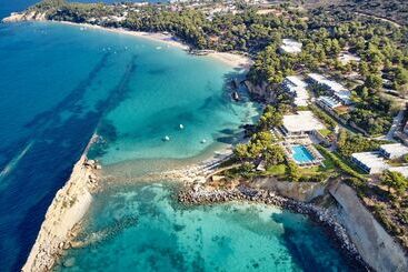 استراحتگاه White Rocks Hotel Kefalonia