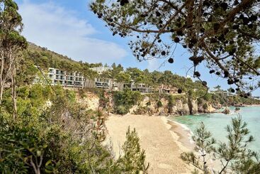 استراحتگاه White Rocks Hotel Kefalonia