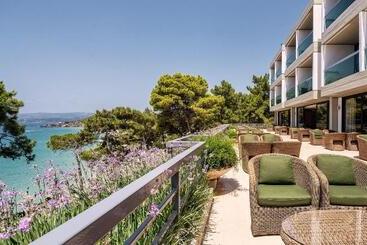 استراحتگاه White Rocks Hotel Kefalonia
