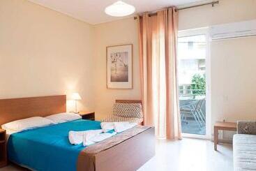 Stefanakis Hotel & Apartments