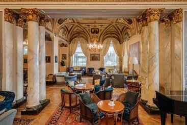 Grand Hotel Villa Serbelloni   A Legendary