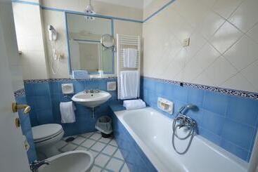 هتل Albergo Gatto Bianco