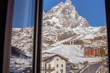 هتل Astoria Cervinia