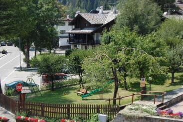 هتل Des Glaciers
